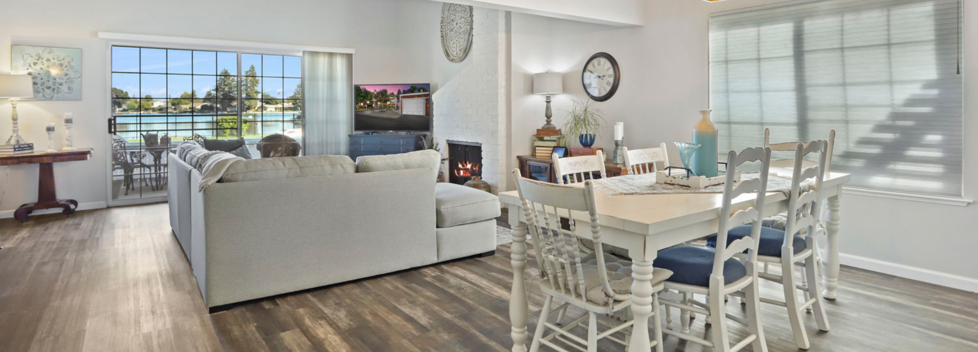 Well stages dining living room combo