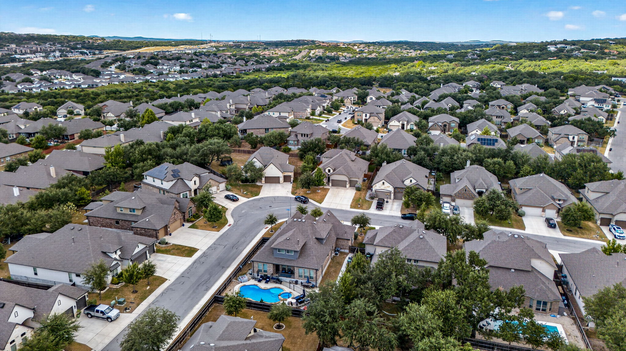 Can Foreigners Buy Real Estate in Texas? header image.