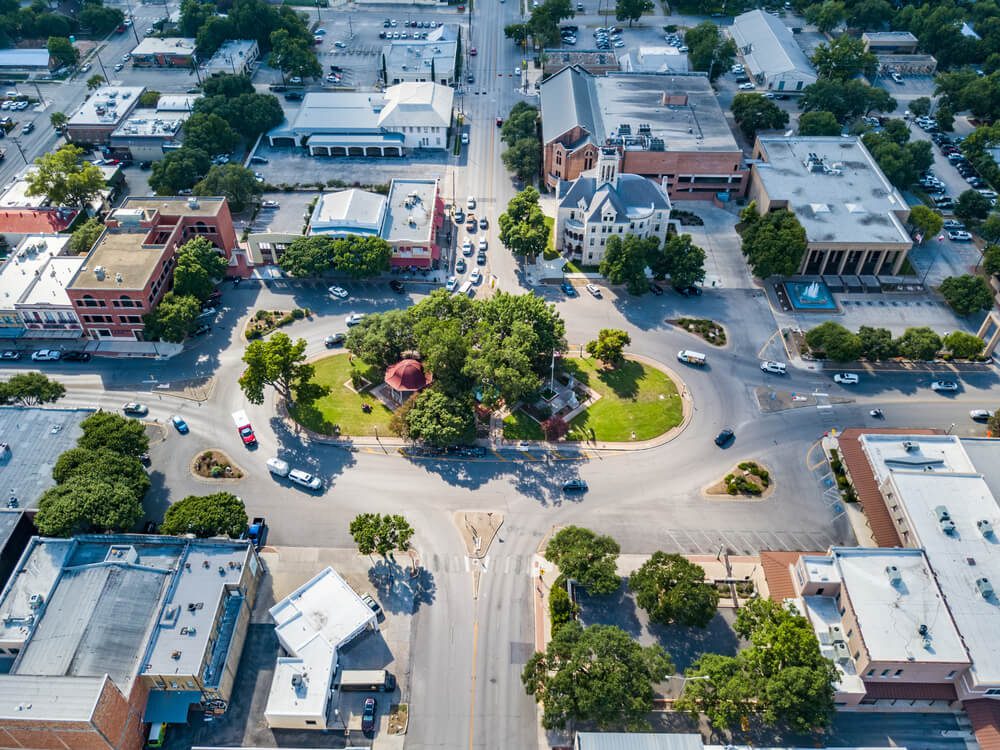 How Do I Choose the Right Real Estate Agent in Texas? header image.