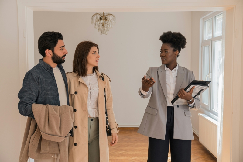 Essential Tips to Maximize Your Open House Success header image.