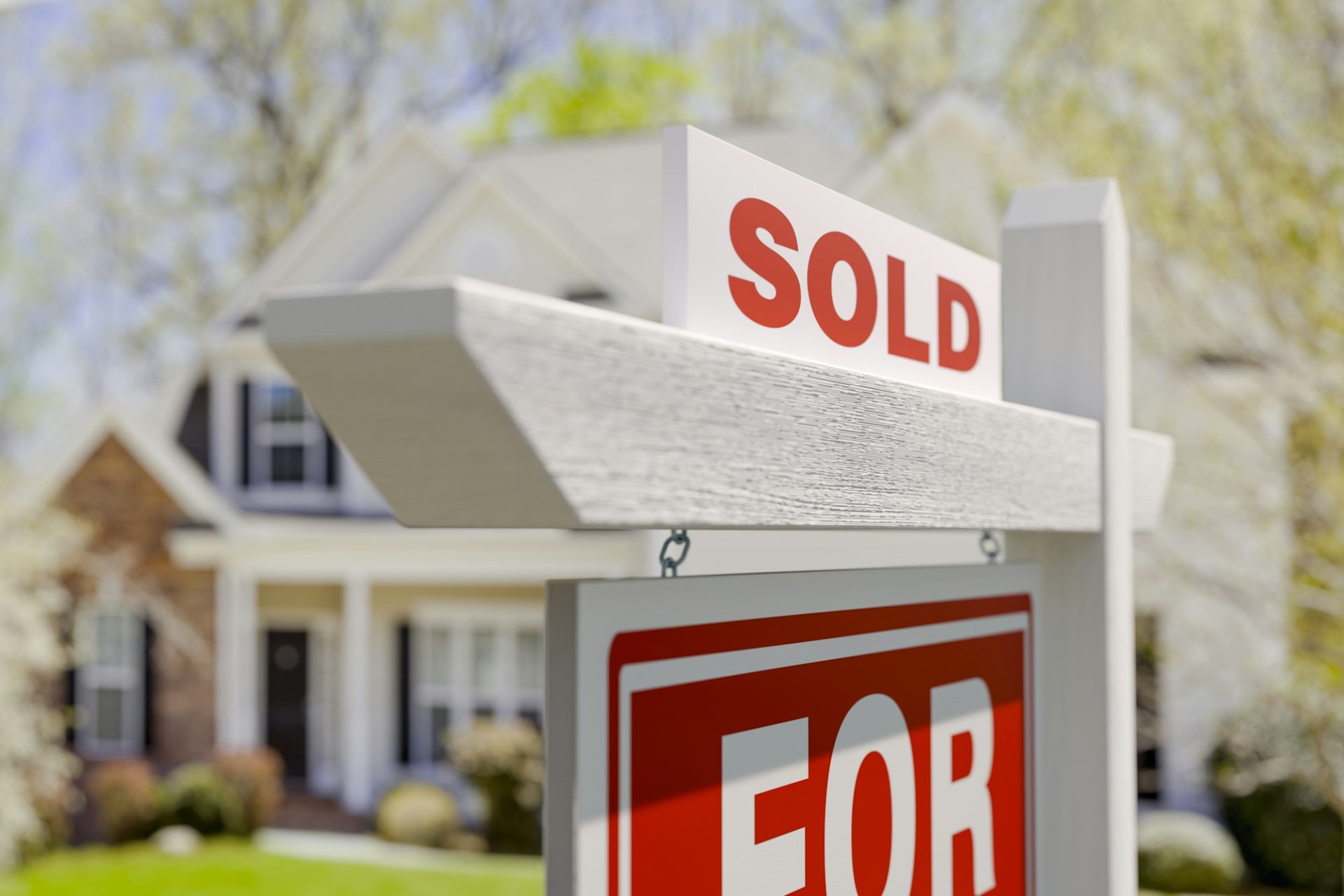Why Some Homes Sell Faster Than Others in the Same Neighborhood header image.