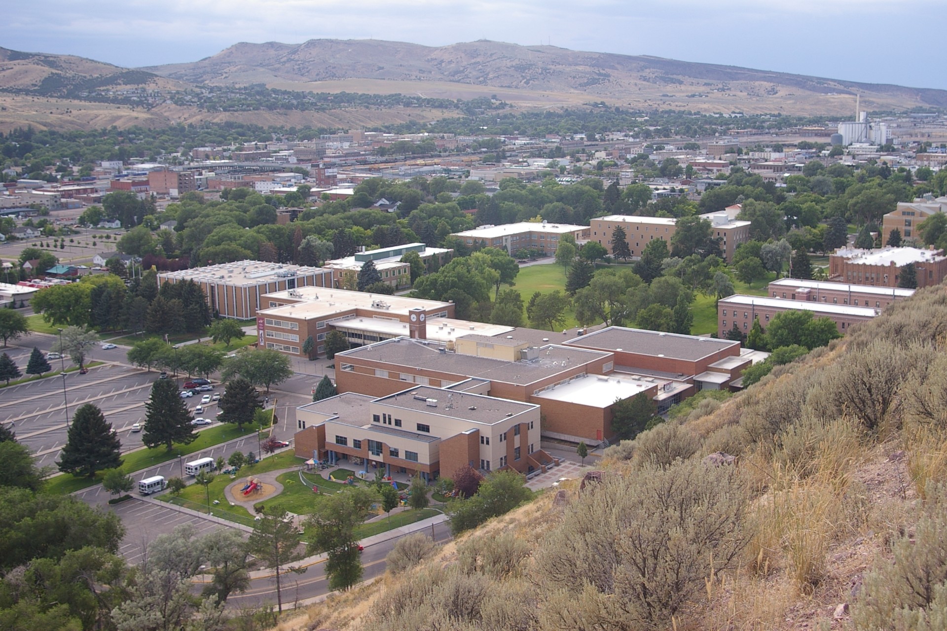 Tips for Buying Commercial Real Estate in Idaho header image.