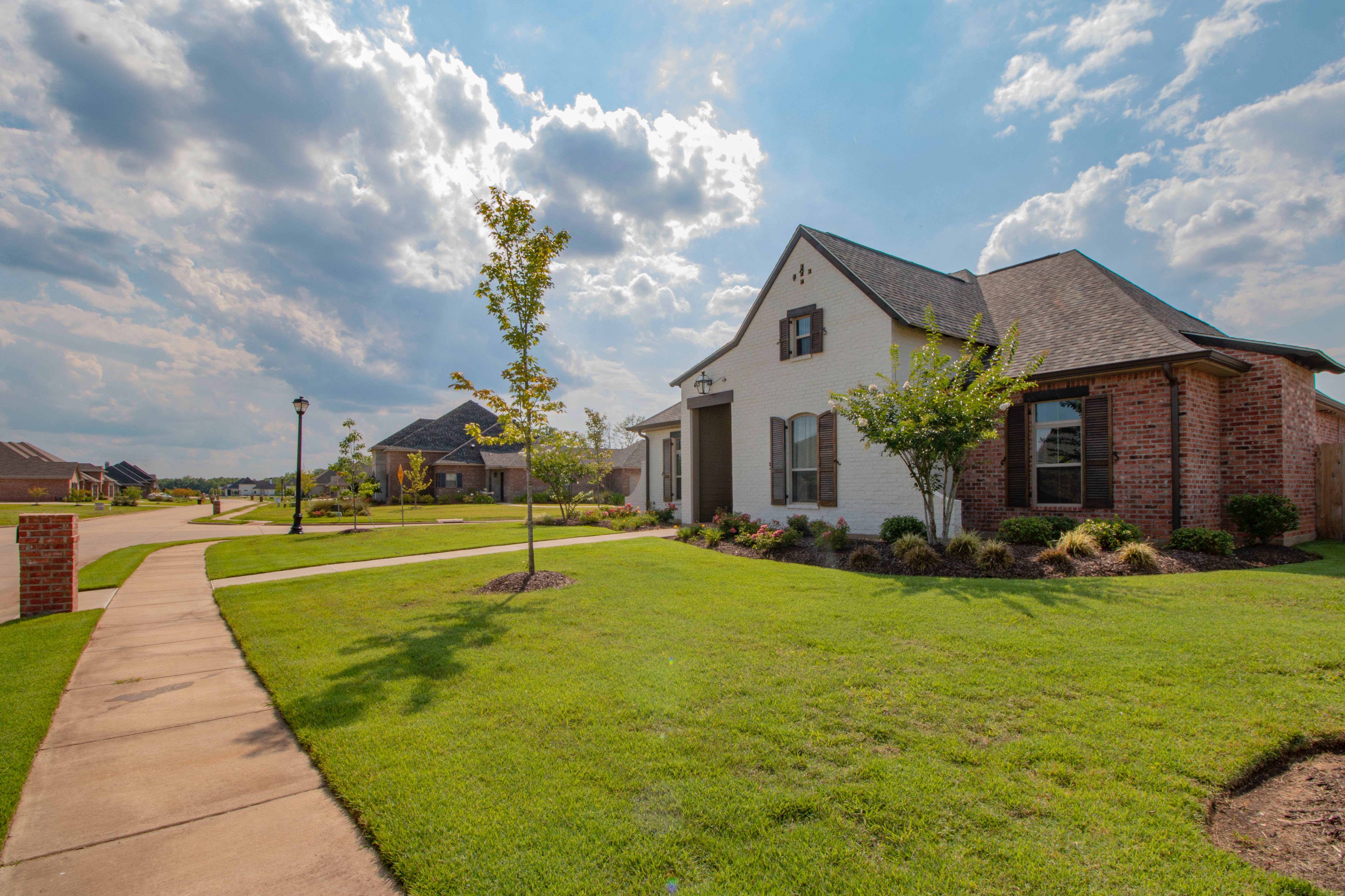 The Pros and Cons of a Large Down Payment header image.