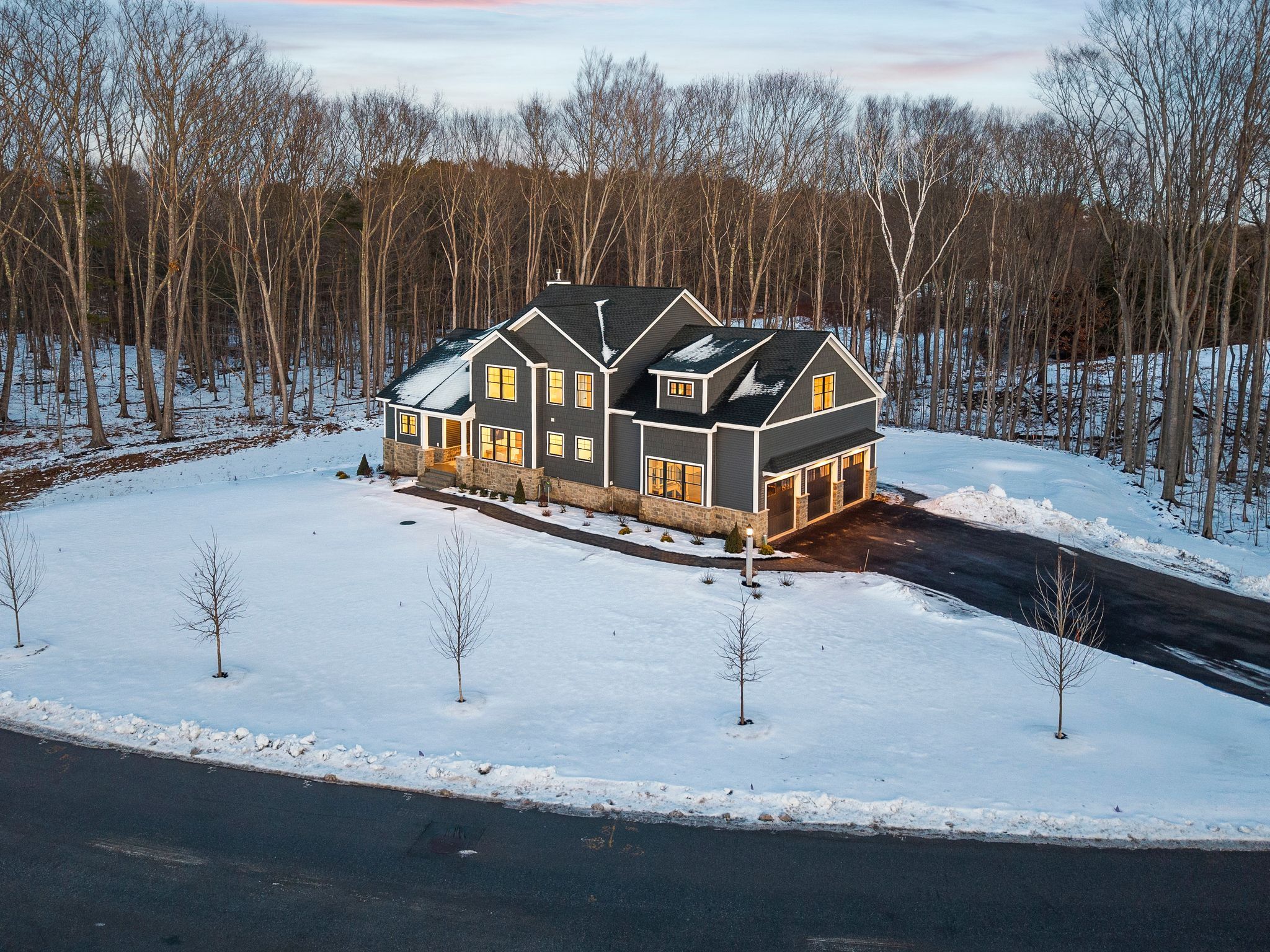 Exterior of 36 Shipwright Way,Newington NH luxury home represented by Yvonne Marston