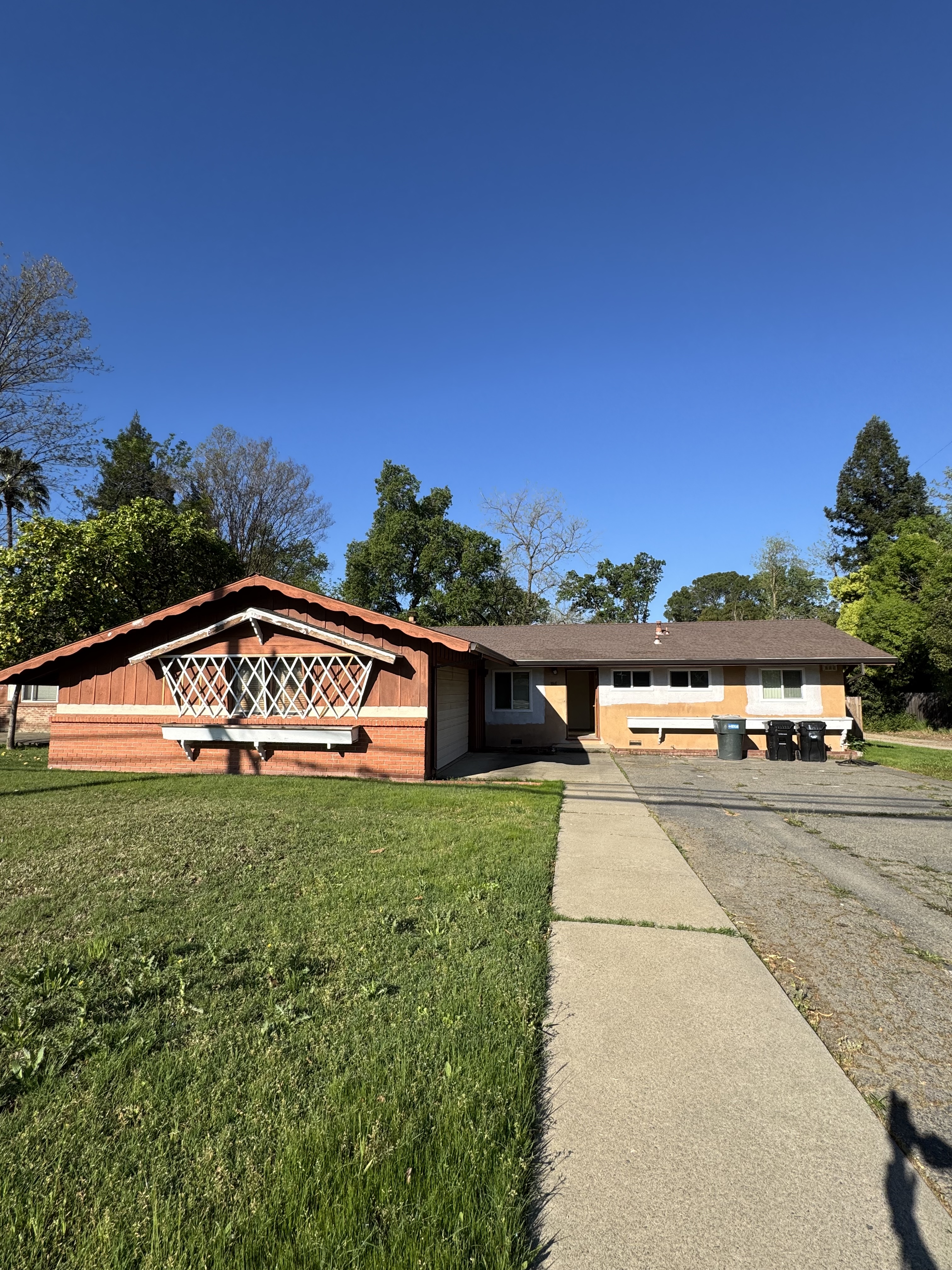 Living in Carmichael, CA: Established Neighborhoods and Sacramento-Area Convenience header image.