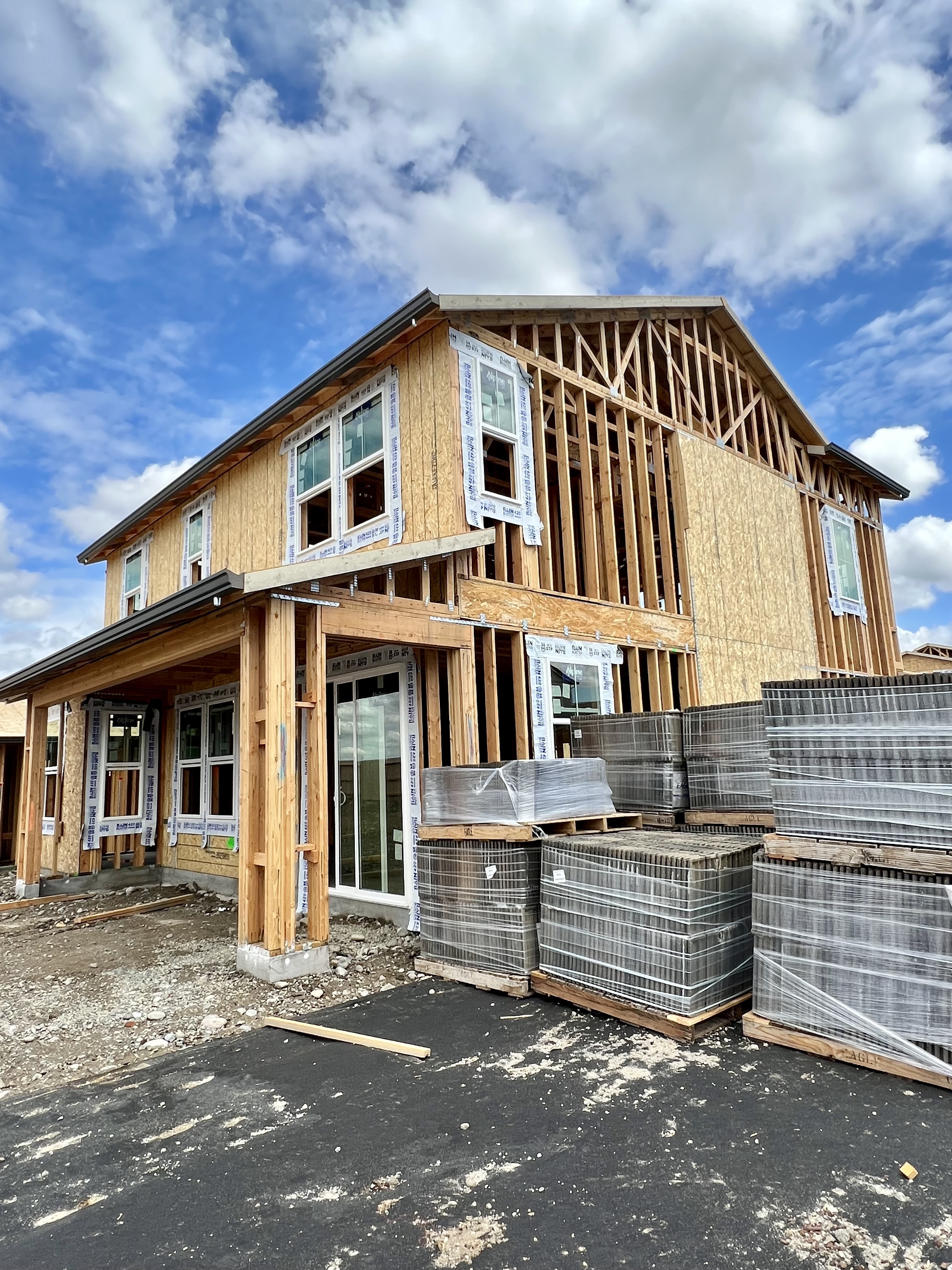New Construction vs. Resale Homes: Which Is Better for You? header image.