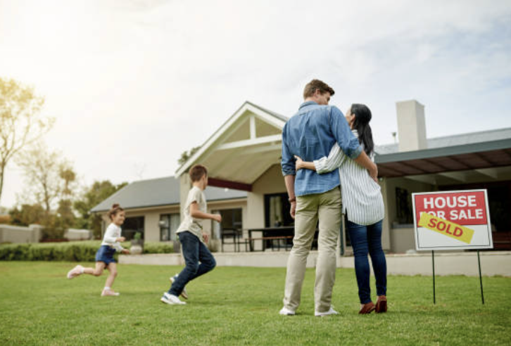Buying a Home in Sacramento: When to Move Forward vs. Wait header image.