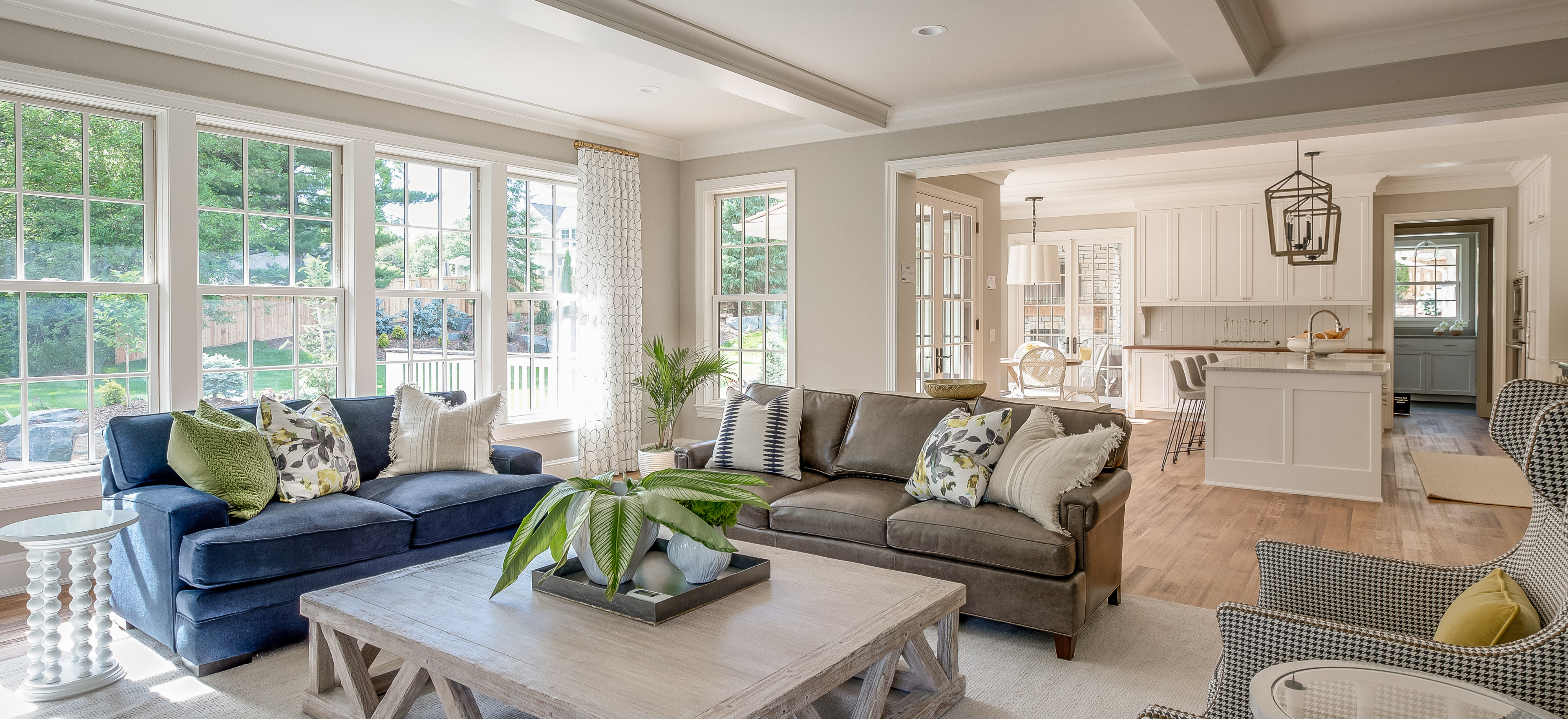 Navigating the Cleveland Real Estate Market: Tips for Buyers and Sellers header image.