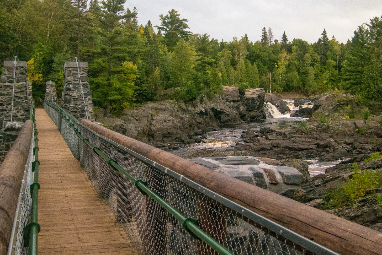 🐾 Best Dog-Friendly Trails Near Duluth & the Iron Range in Minnesota header image.