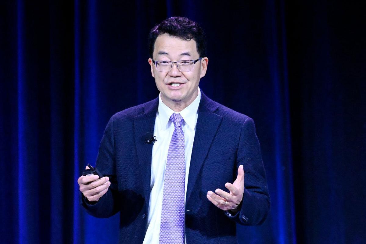 Is 2025 the Year for Real Estate? What the Experts Are Saying header image.