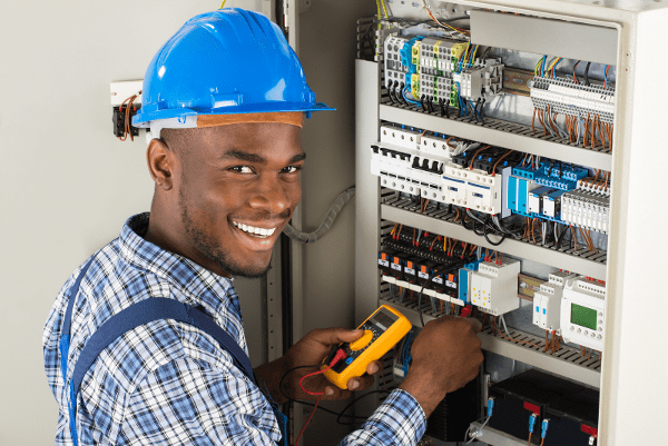 5 Signs Your Home Needs an Electrician header image.