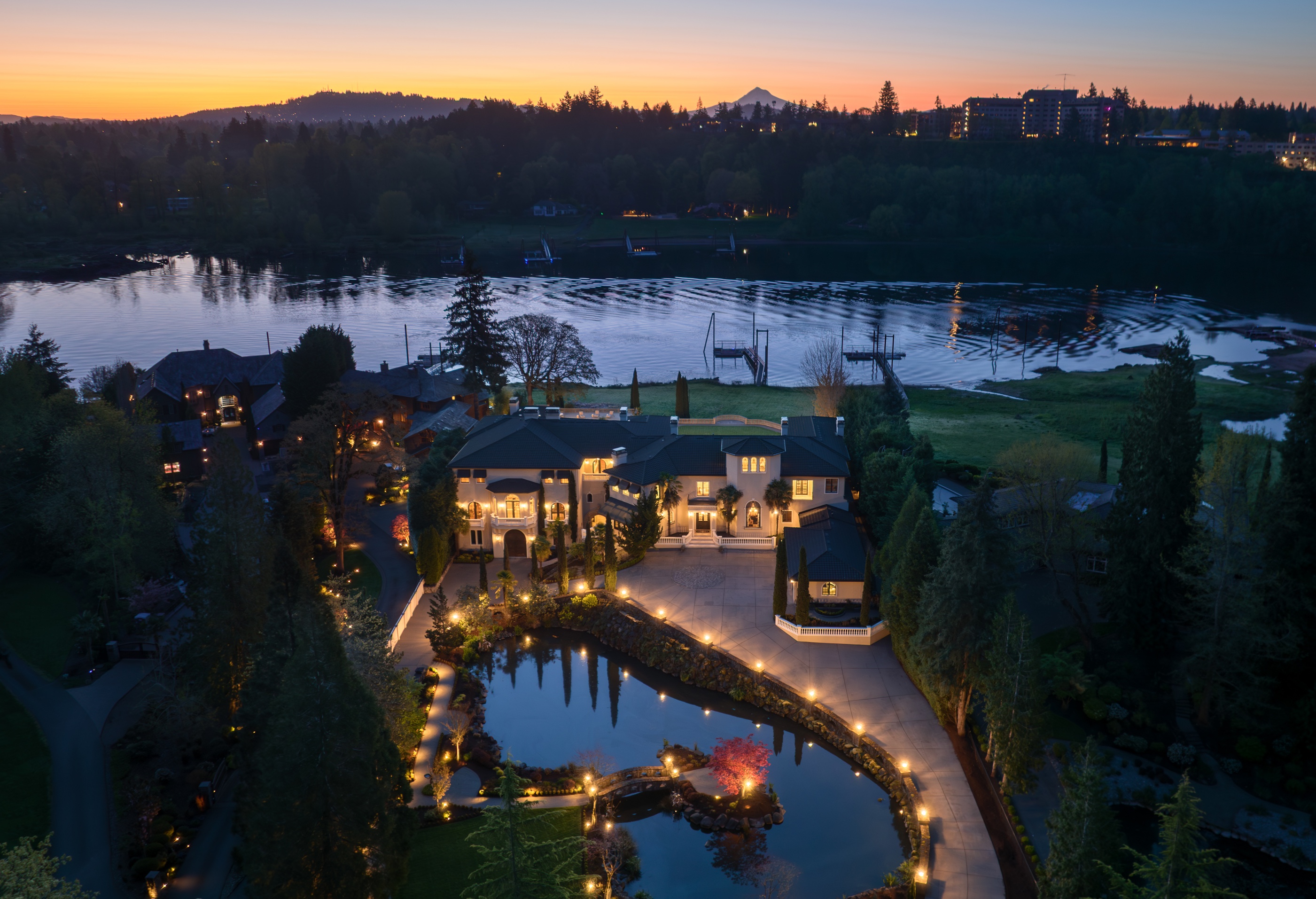 Lake Oswego Tops Portland’s Price Charts header image.