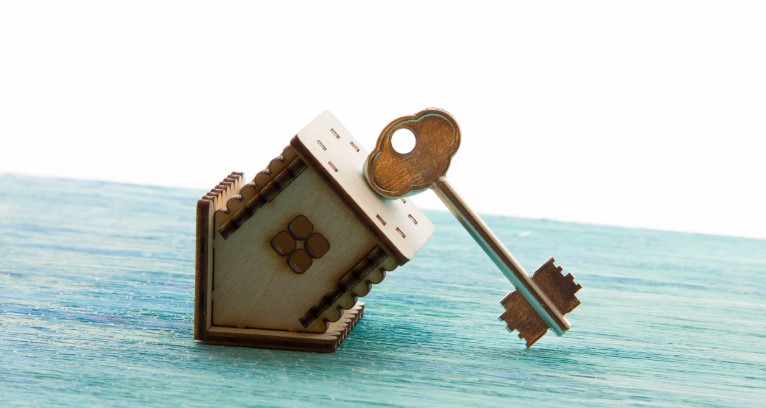 What Happens When You Flip A House? header image.