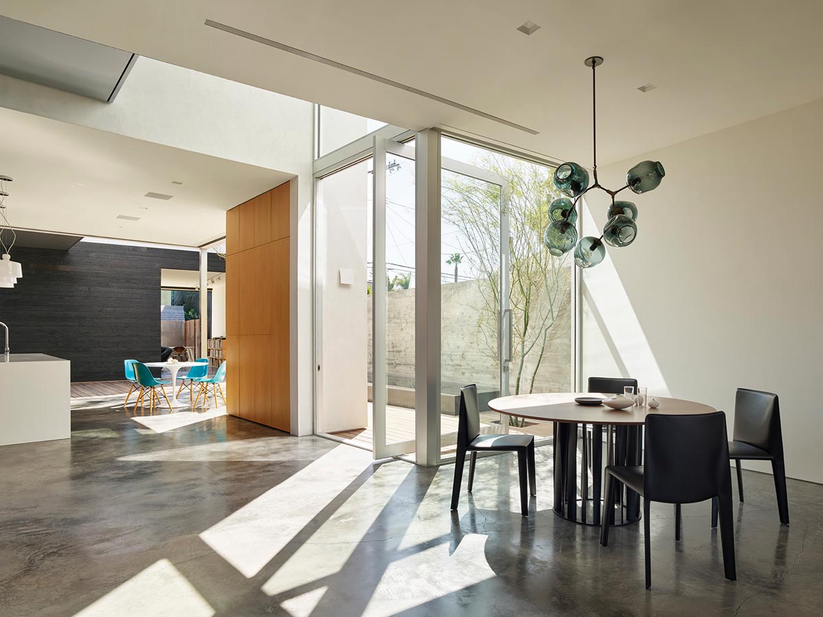 Why Buyers Should Pay Attention to Natural Light When Touring Homes header image.