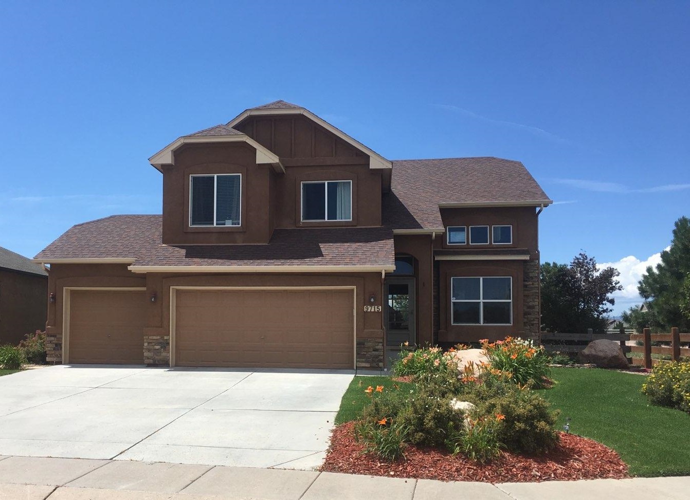 5 Homes  in Colorado Springs That Are Socially Distant Safe header image.