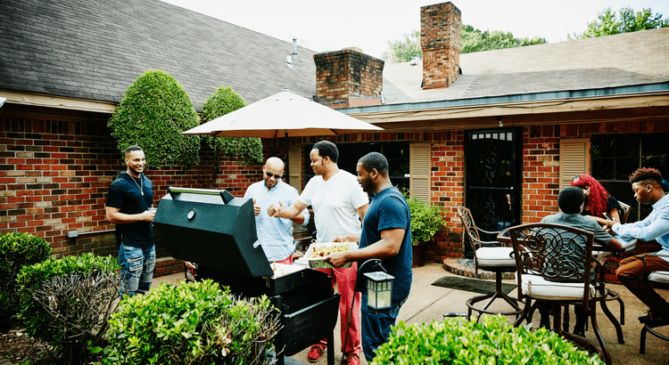 Why the Sandwich Generation Is Buying Multi-Generational Homes header image.