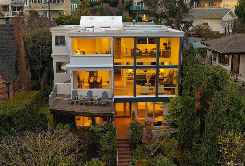 Sold - $2,800,000 - Buyer Representation header image.