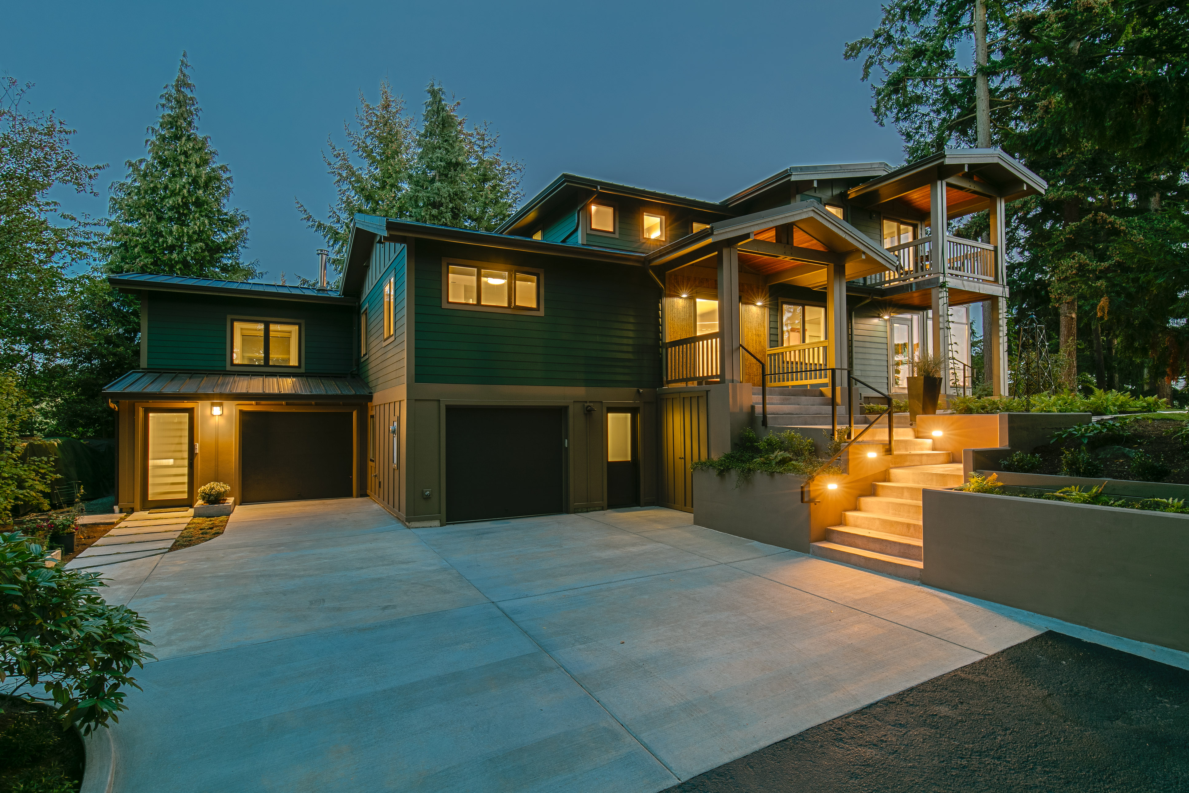 Kirkland Private Urban Sanctuary - Offered at $1,995,000.00 header image.