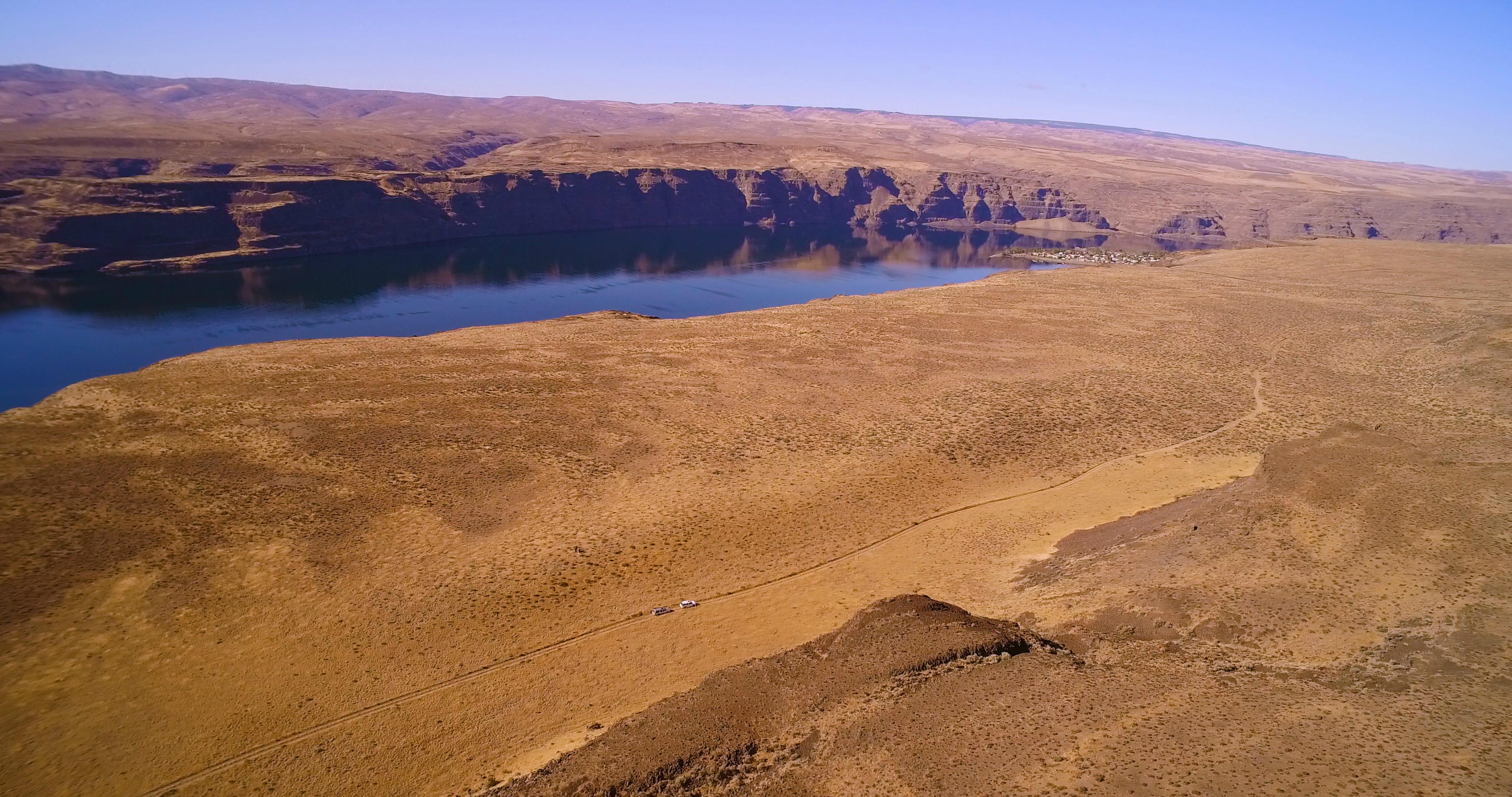 Introduction to the Columbia Bluffs - Offered at $3,750,000 header image.