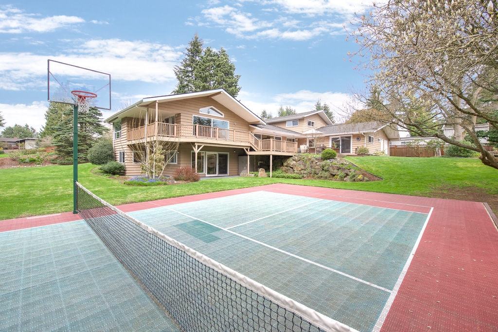 SOLD - Offered at $1,200,000 - BELLEVUE PRIVATE ENTERTAINMENT OASIS header image.