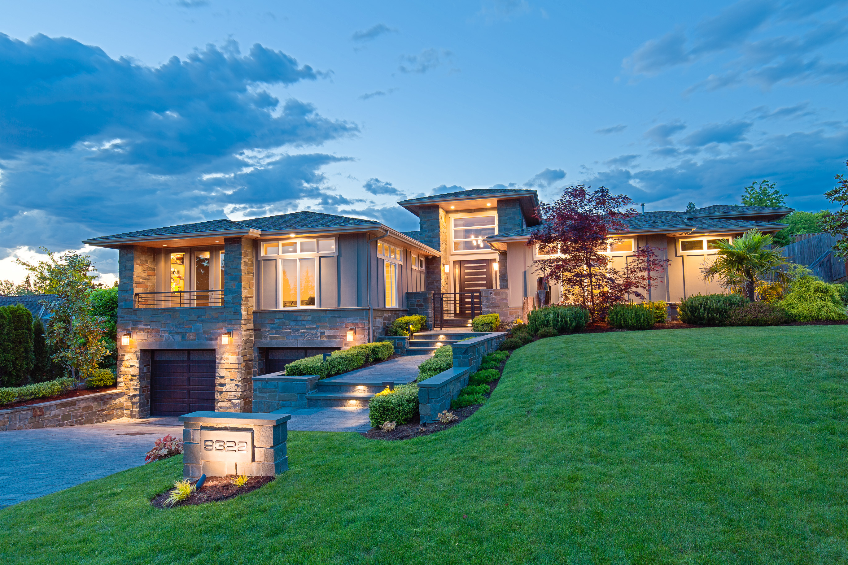 SOLD -  $3,000,000 - REFINED ELEGANCE AT VUECREST header image.