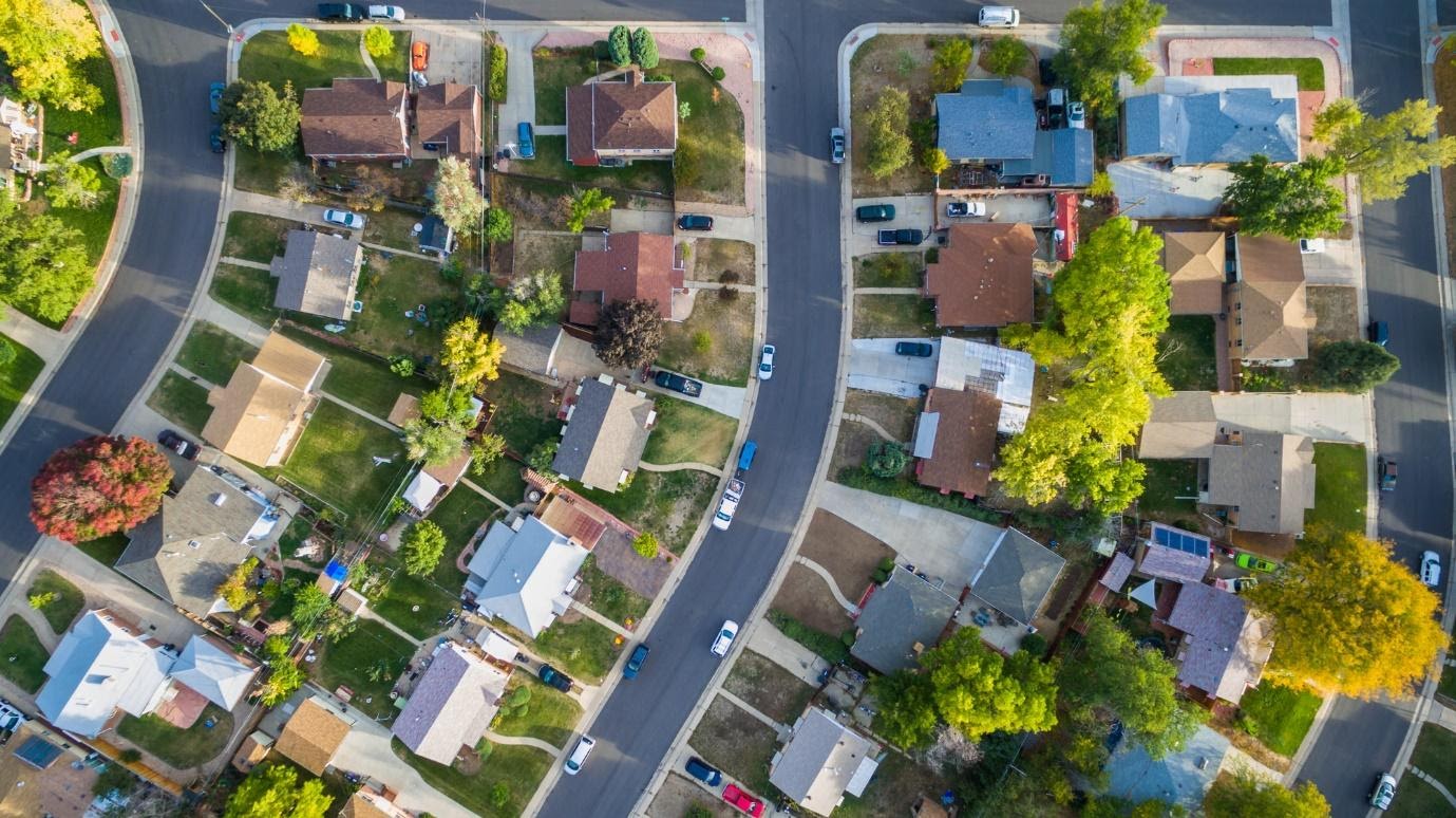 Do You Sell to a Builder or Go to the Open Market? header image.