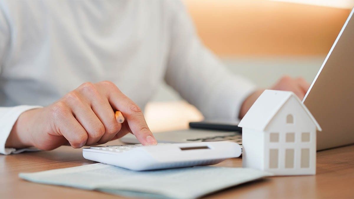 What are the typical closing costs for sellers in California? header image.