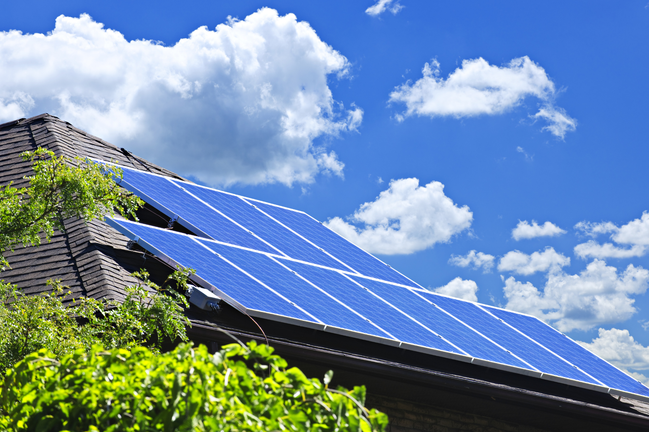The Solar Showdown You Need to Read! header image.