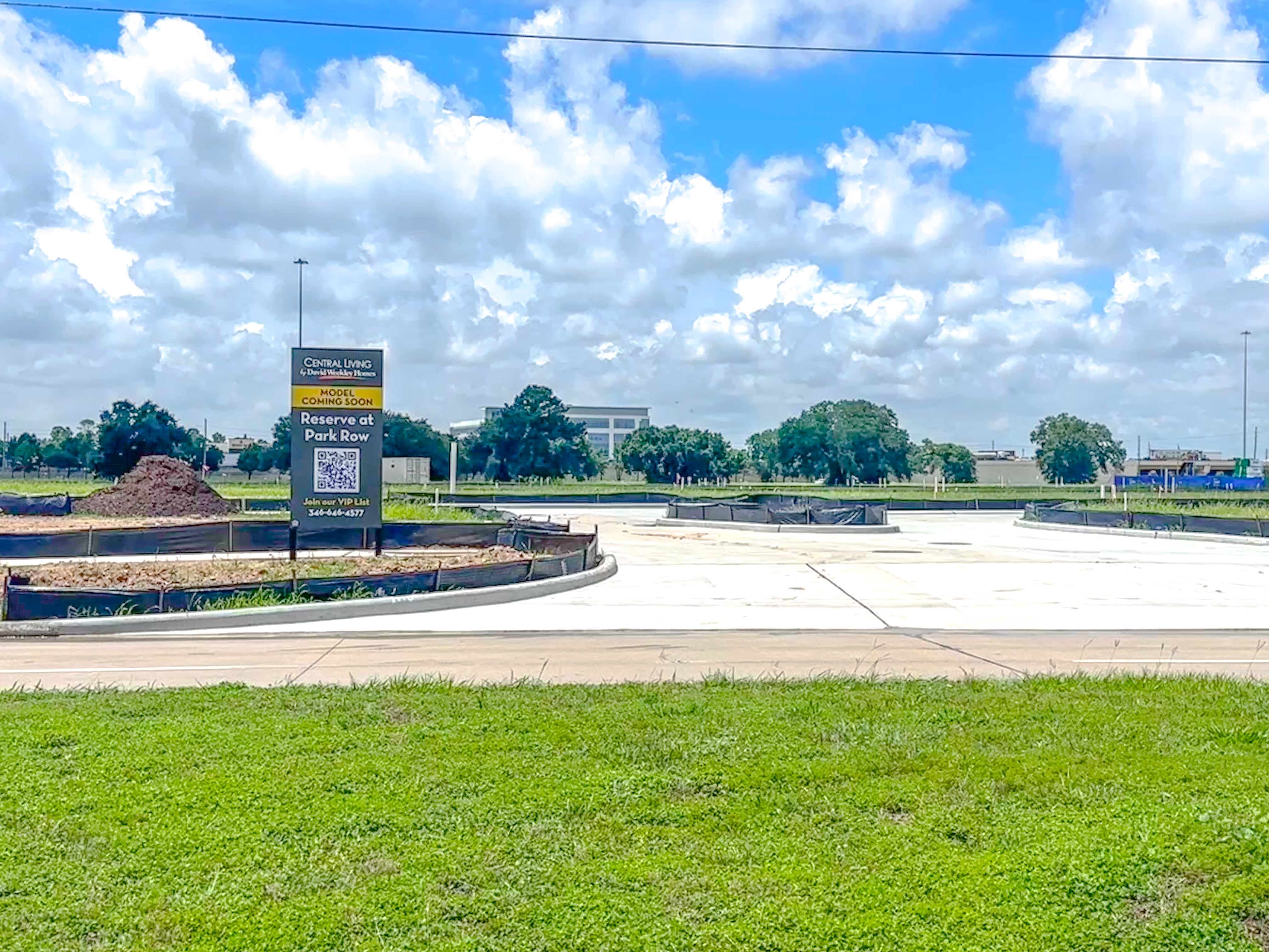 Entrance signage for Reserve at Park Row by David Weekley Homes near Katy TX