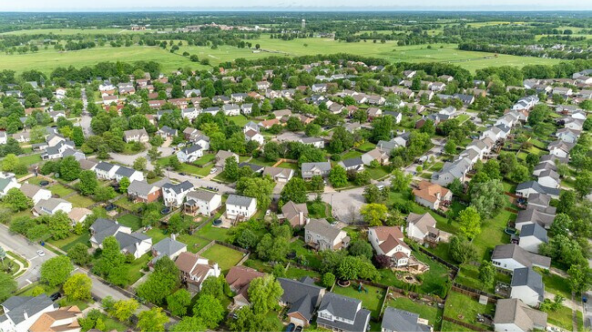 How to Win a House in Lexington's Tight Market header image.