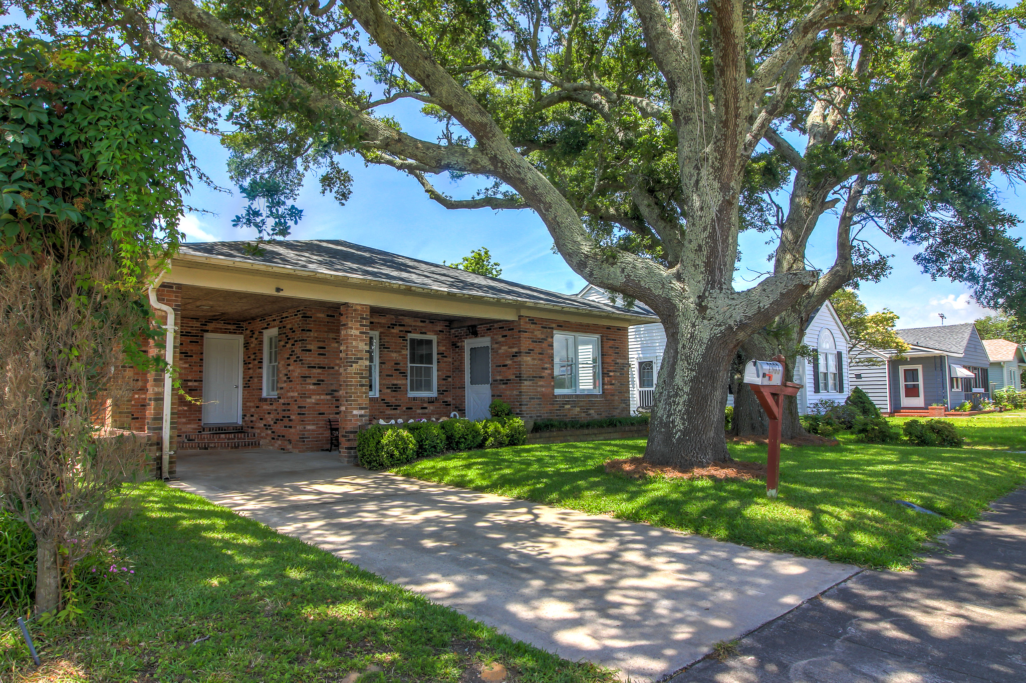 Should I Rent or Sell my Carteret County Home? header image.