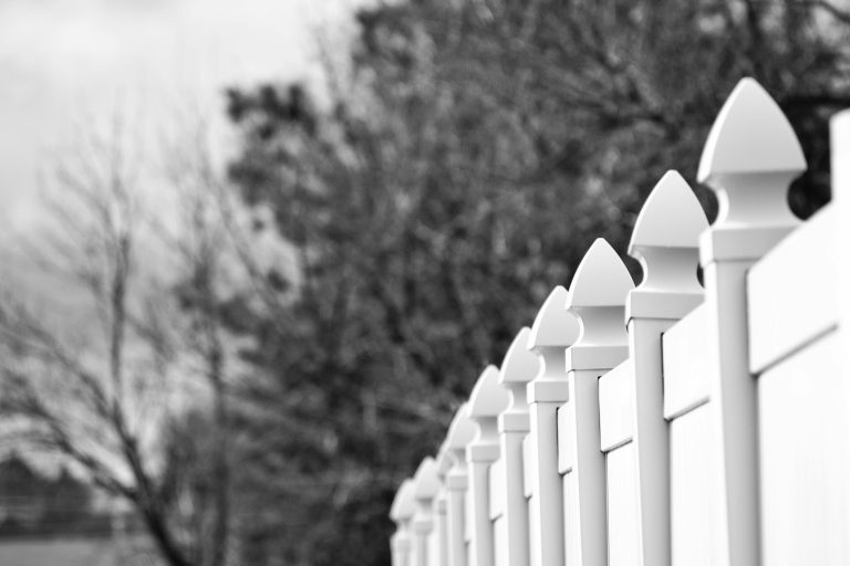 Choosing and Maintaining the Perfect Fence for Your Home: A Comprehensive Guide header image.