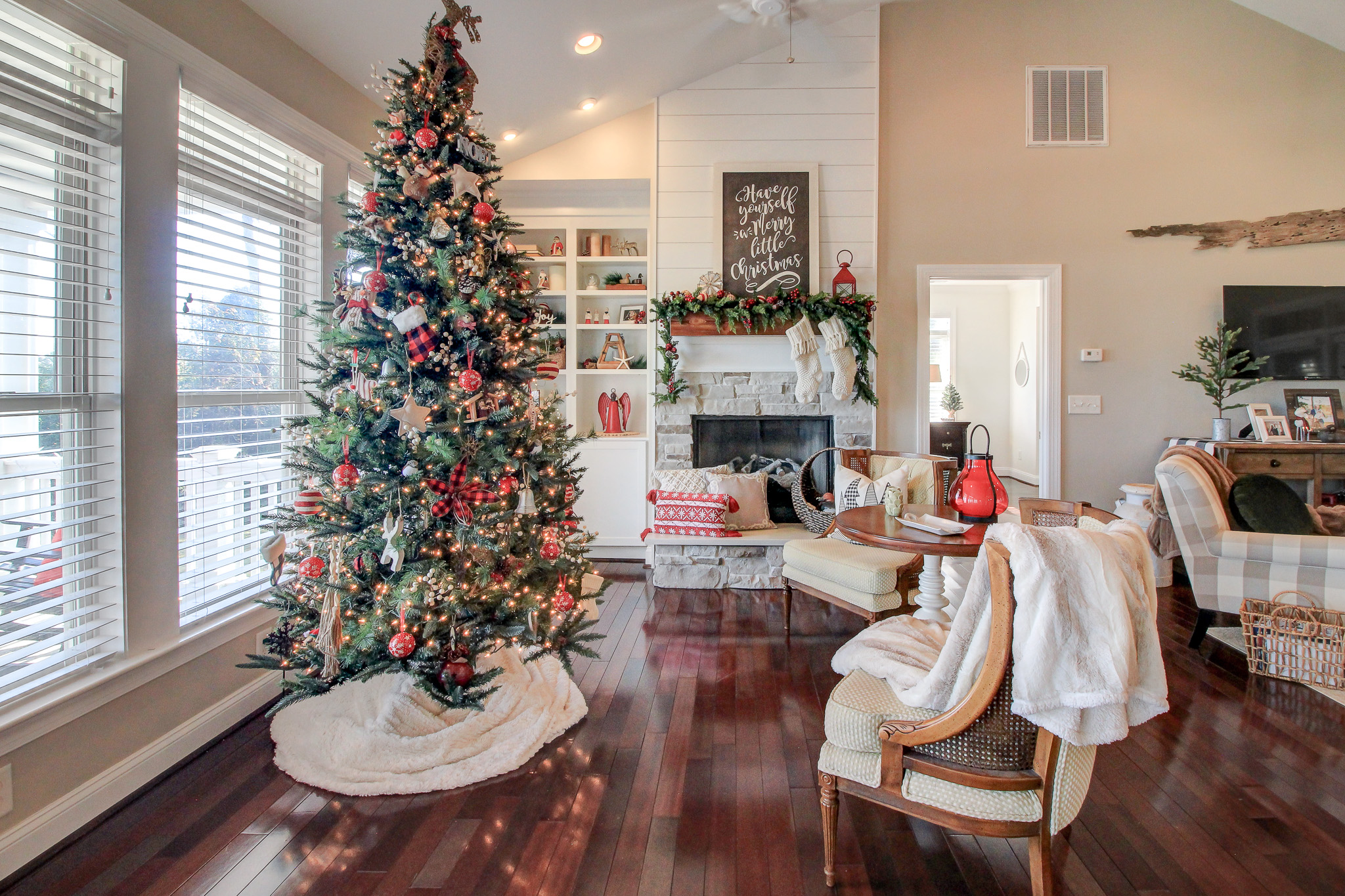 December Real Estate Tip: Selling Your Home During the Holidays header image.