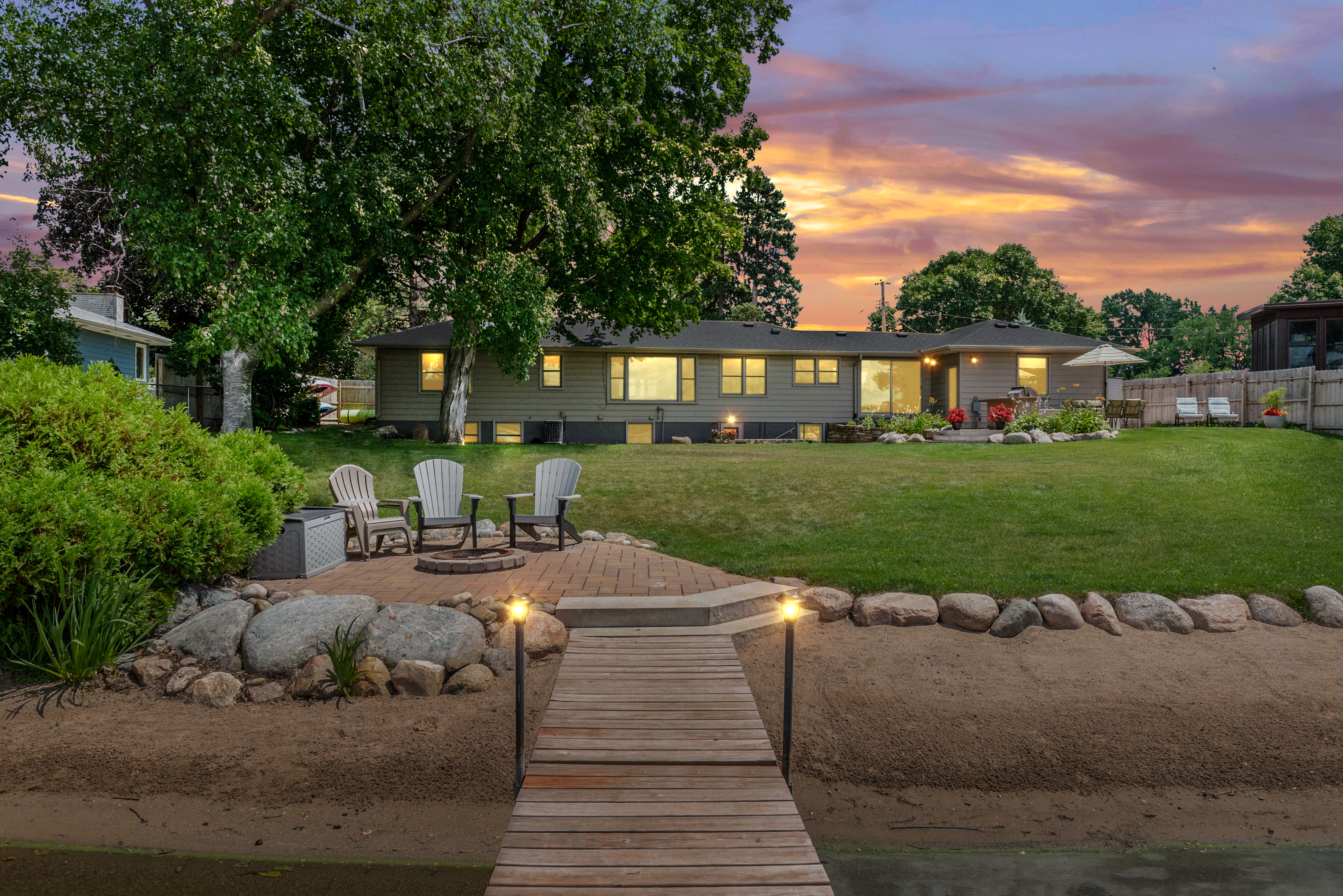 Lakeside home in Minnesota