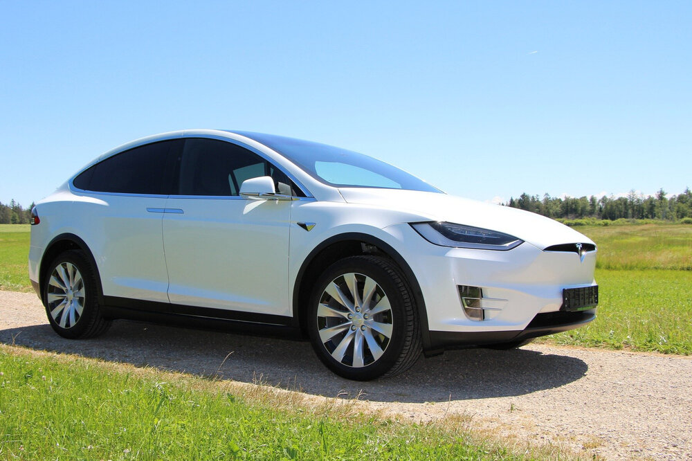 ELON MUSK VS ROBIN HOOD header image.