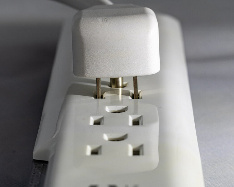 THE THREE PRONG PLUG header image.