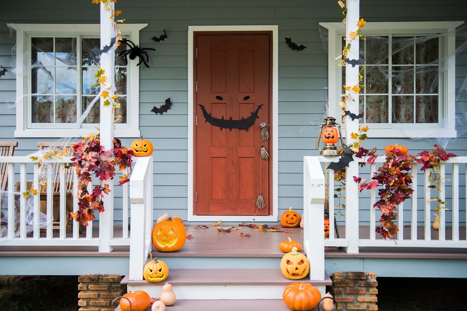 🏡🎃 Spooky Season & Sold Signs: Real Estate Tricks and Treats for Halloween! 👻 header image.