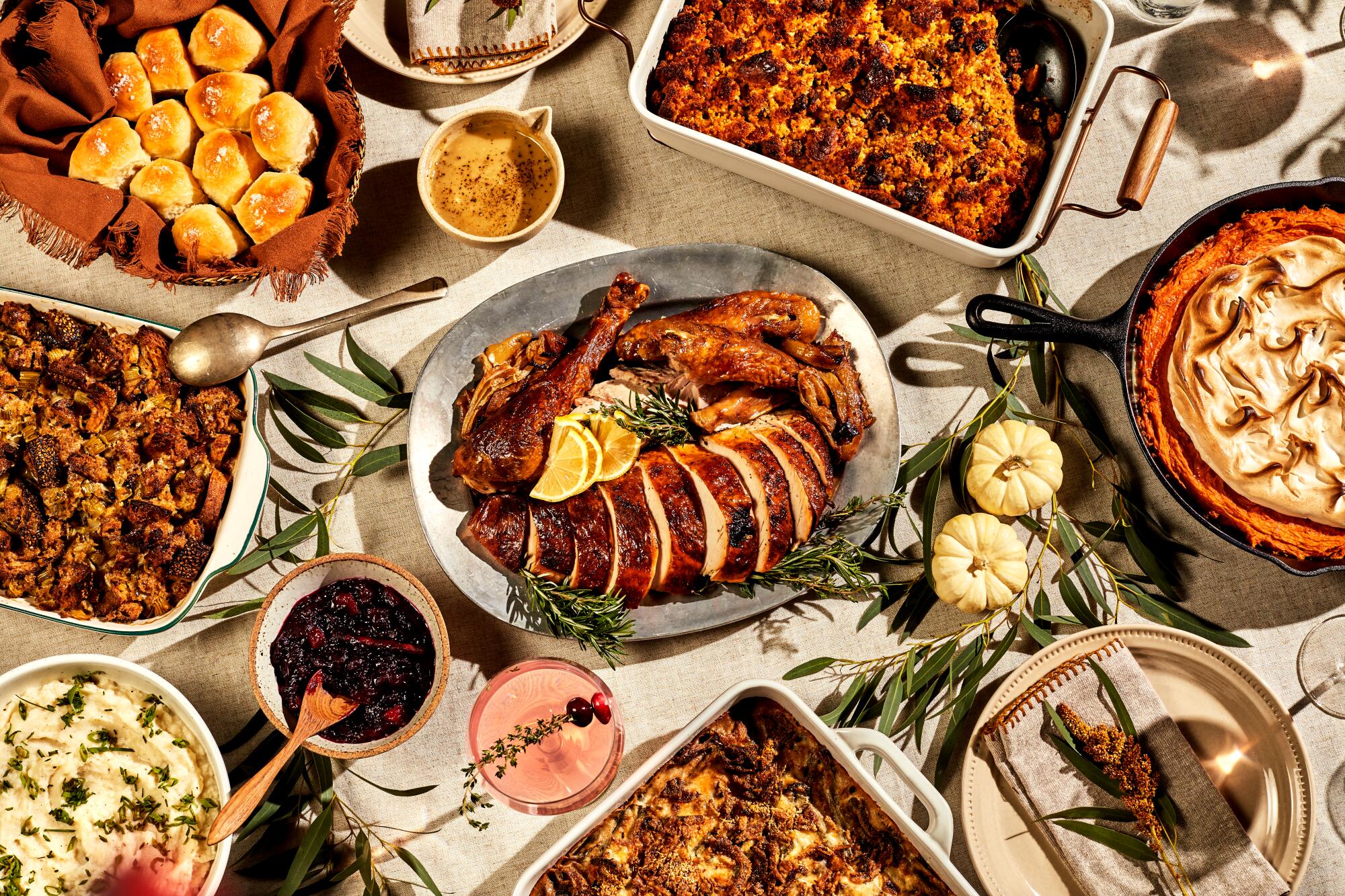 Feast-Worthy Favorites: The Best Thanksgiving Recipes header image.