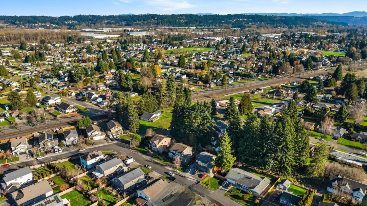 What Steps Should I Take To Prepare My Home for Sale? header image.