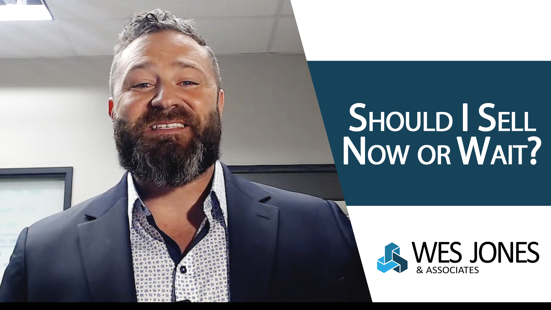 Q: Should I Sell During the Holidays? header image.