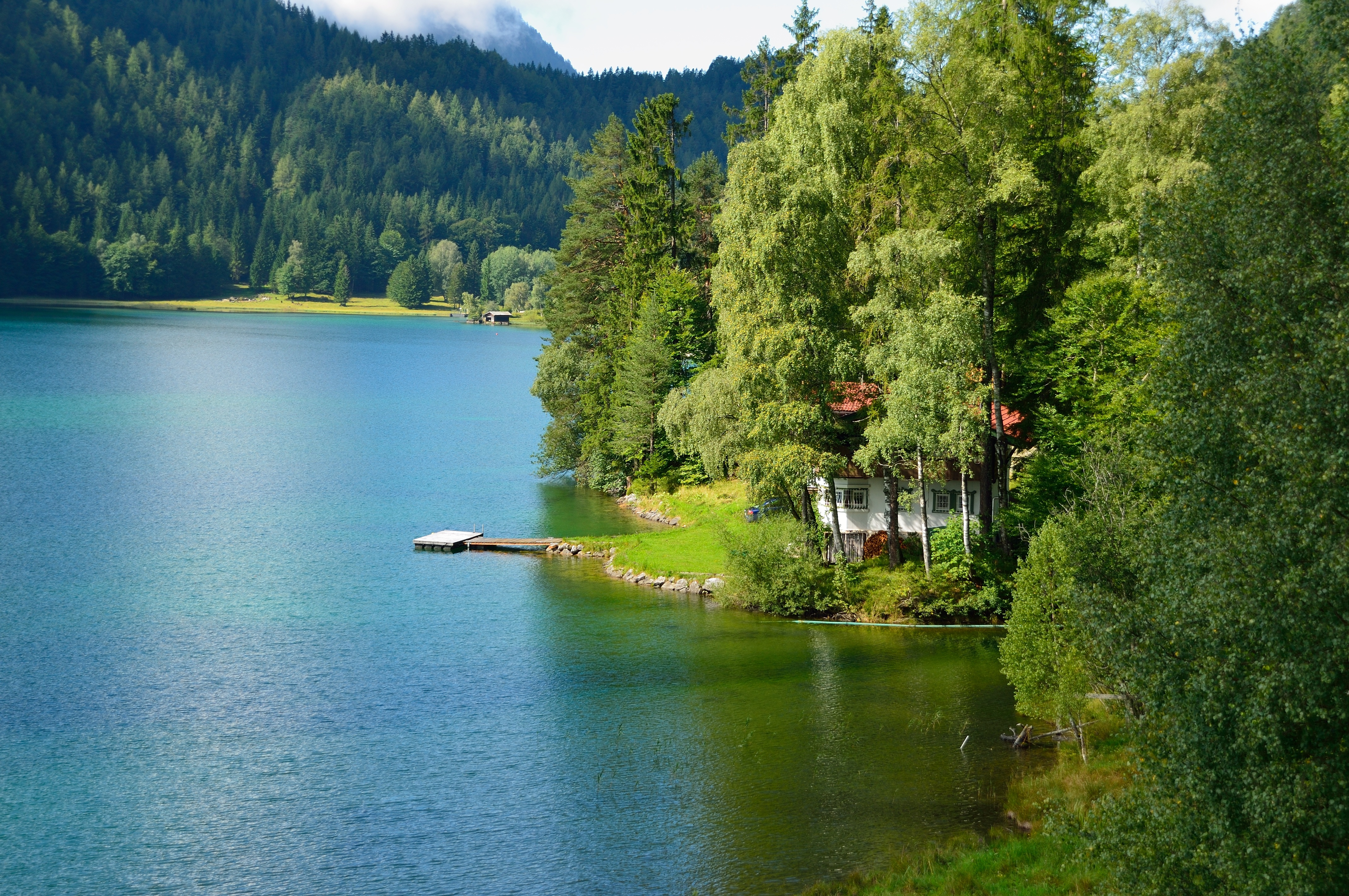 Health Benefits of Living in a Lakefront Home header image.