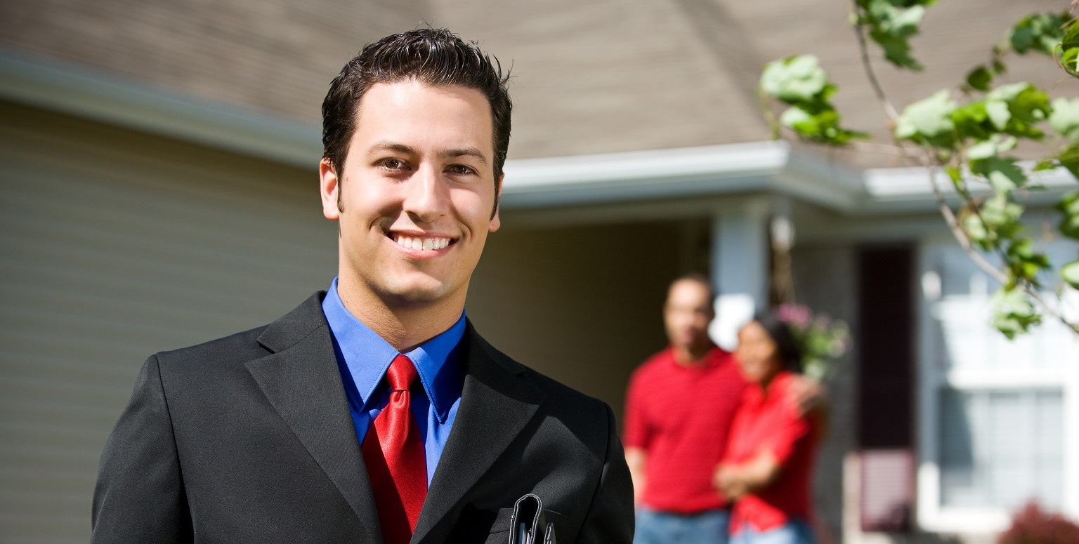 Importance of Realtors When Buying or Selling a Lakefront Home header image.