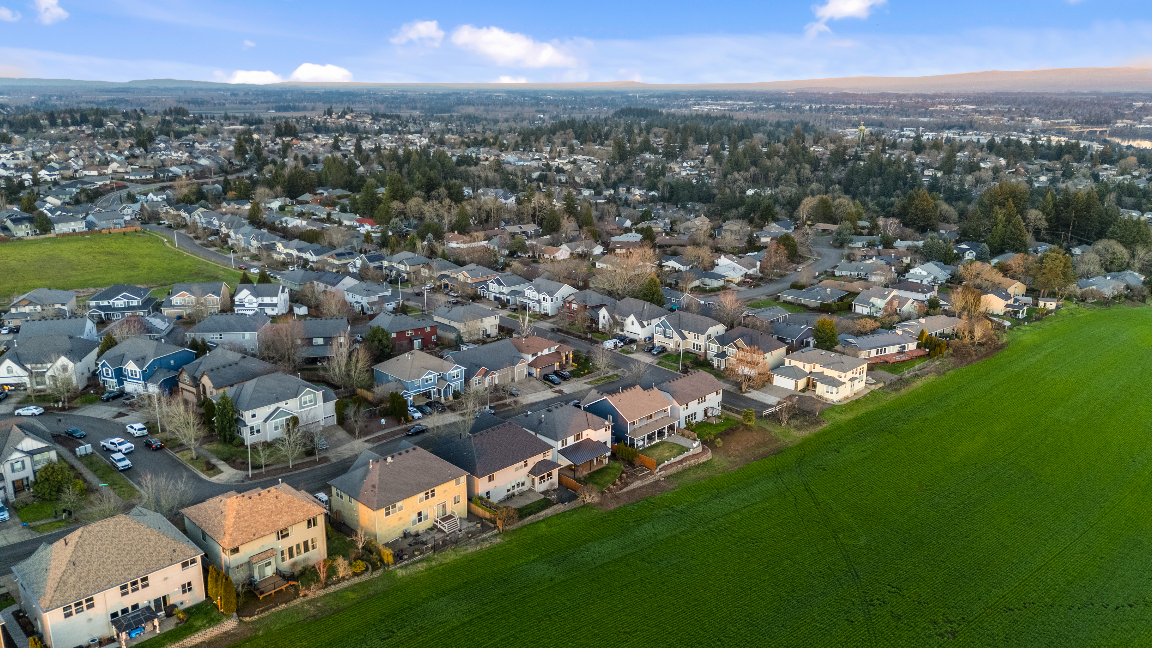 Salem Oregon neighborhood homes showing residential real estate market conditions