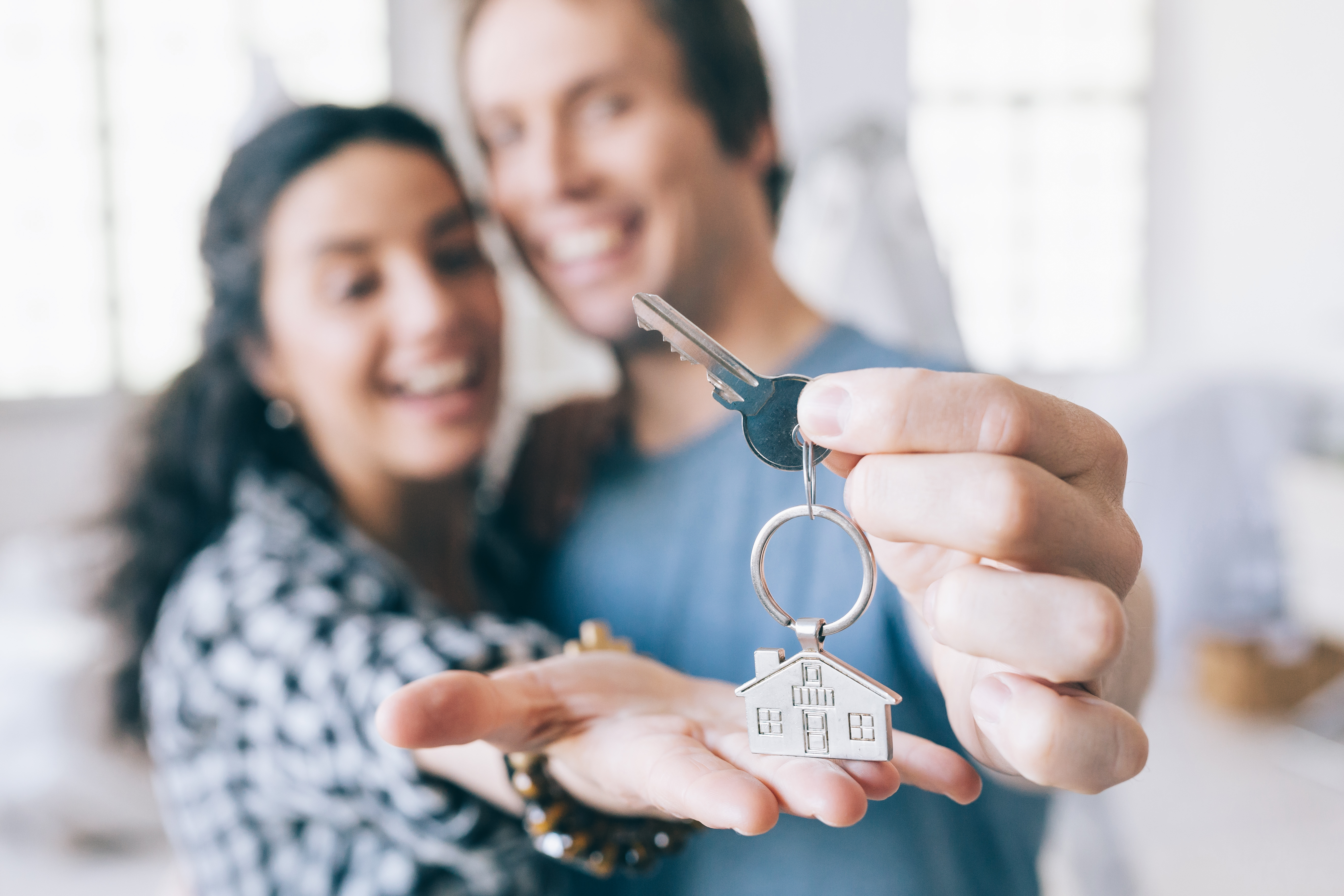 Does It Cost Money to Put In an Offer for a Home? header image.