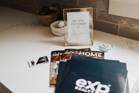 Sell or Buy First: What the Right Choice is for You header image.