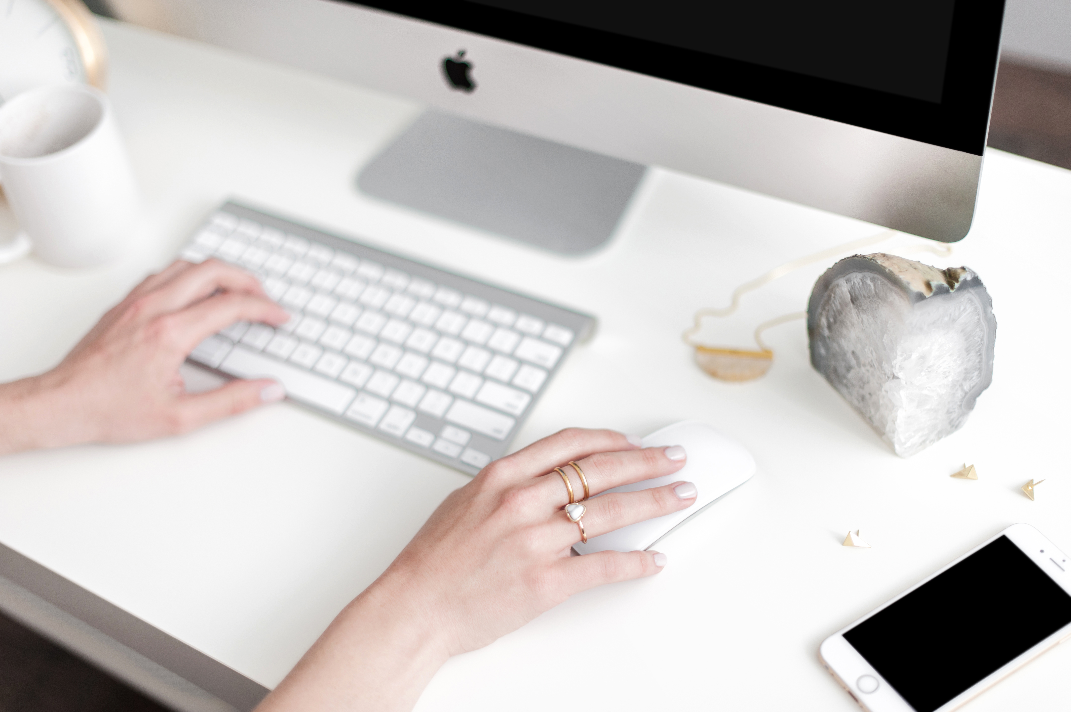 Should I Sell Before the Market Crashes? header image.