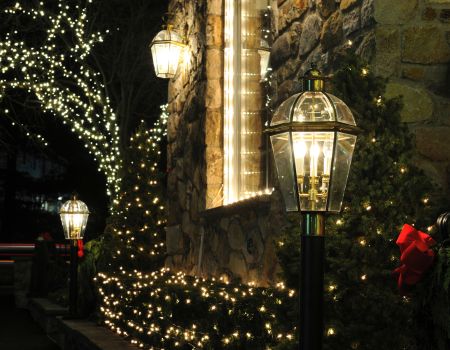 Sell Your Home in Norfolk this Holiday Season header image.