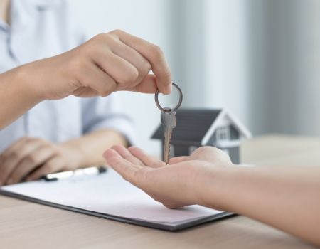 Reasons to Sell Your Home in the Current Market header image.