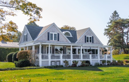 7 Features That Get Noticed In Your Real Estate Listing header image.