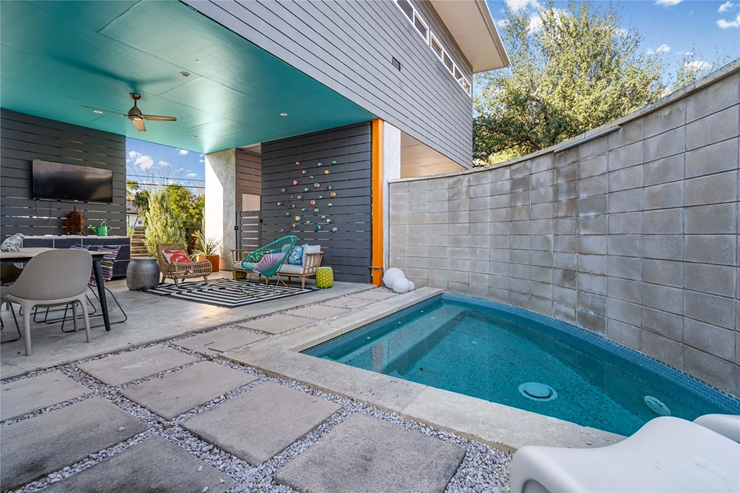 Ventus backyard with cocktail pool & climbing wall